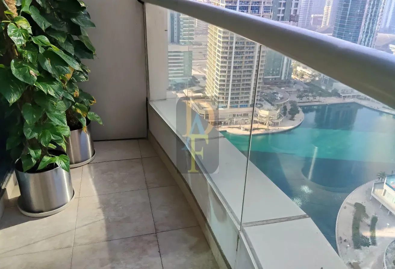 FULL LAKE VW VACANT OFFICE, BALCONY CORNER PARKING