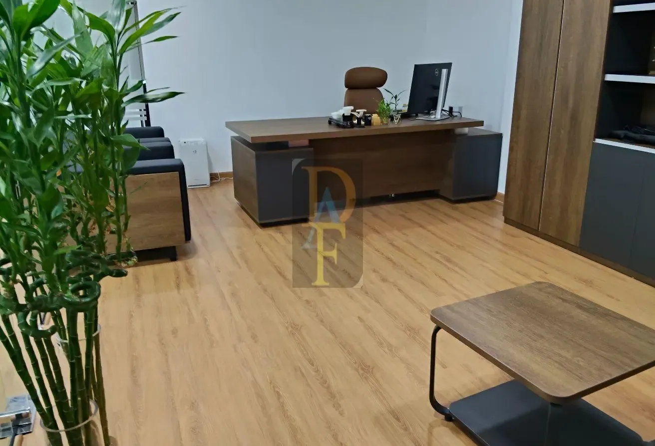 FULL LAKE VW VACANT OFFICE, BALCONY CORNER PARKING