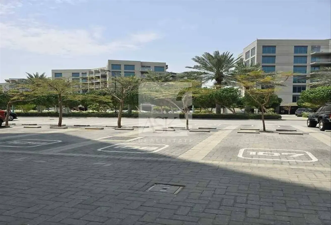HOT DEAL | READY TO MOVE | SPECIOUS with BALCONY