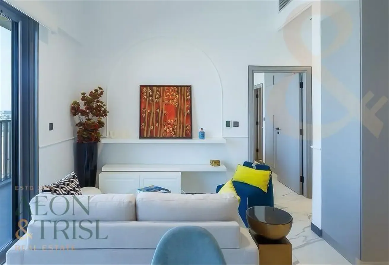 Fully Furnished | Burj View | Bright Unit