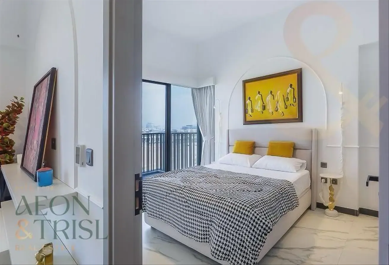 Fully Furnished | Burj View | Bright Unit