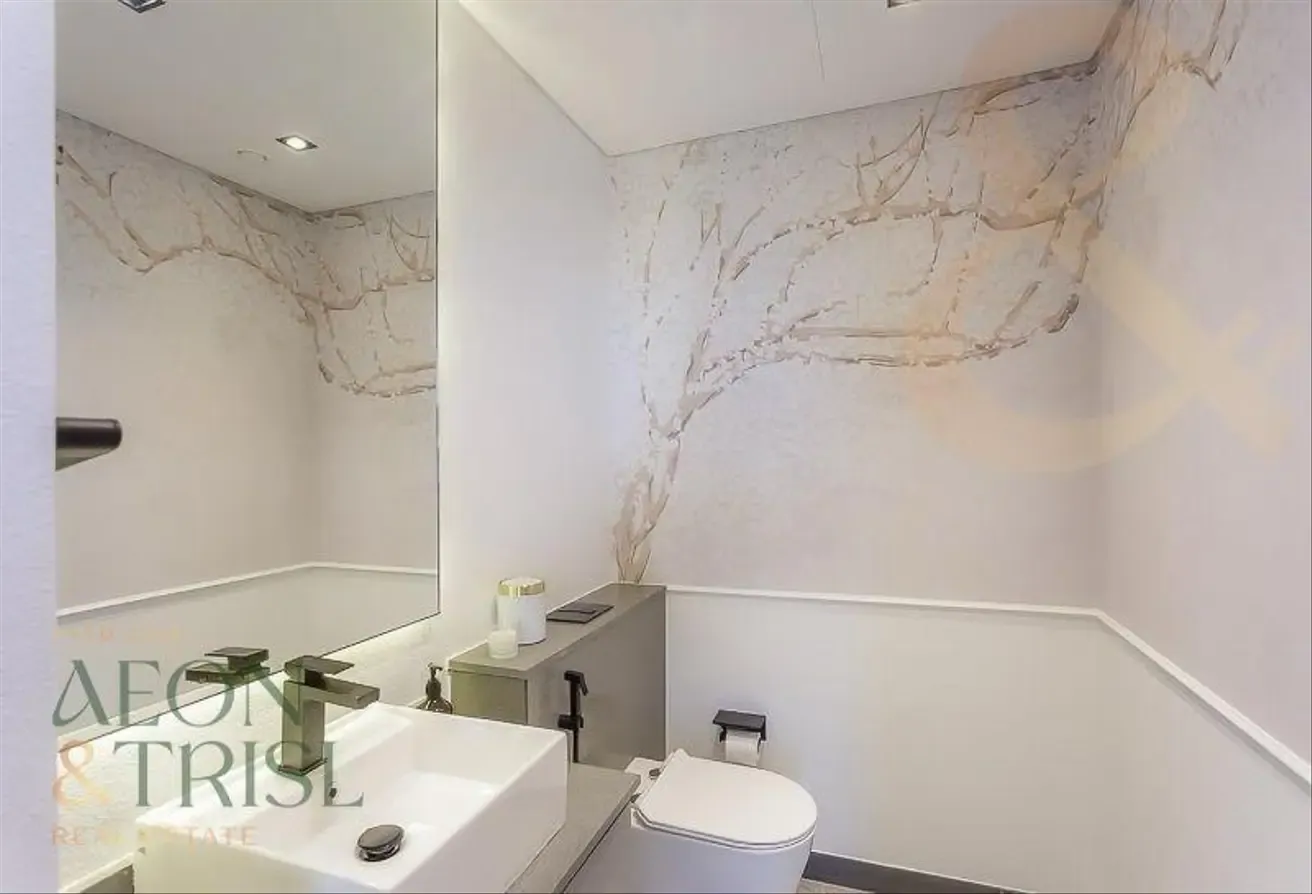 Fully Furnished | Burj View | Bright Unit