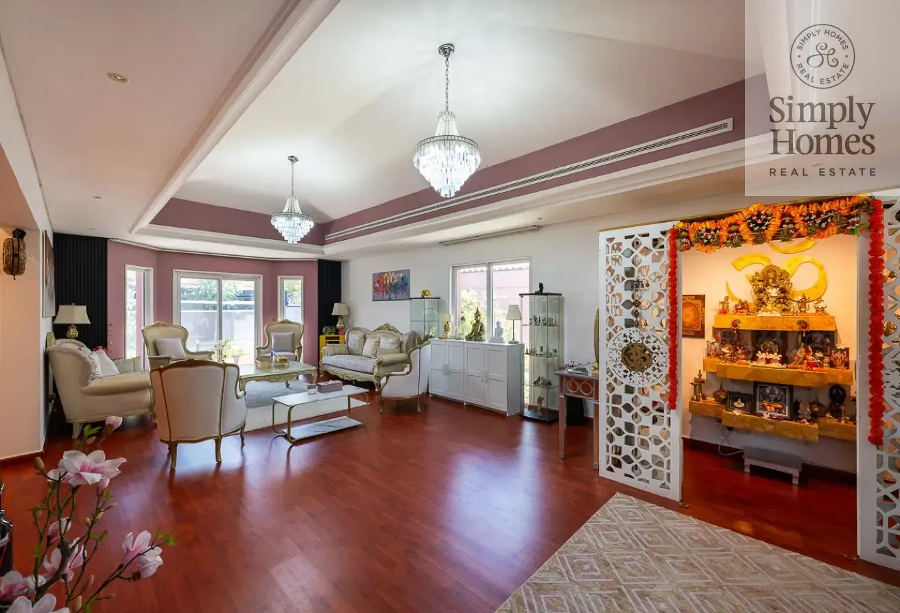 Exceptional Upgraded 4BR Bungalow | Prime Location