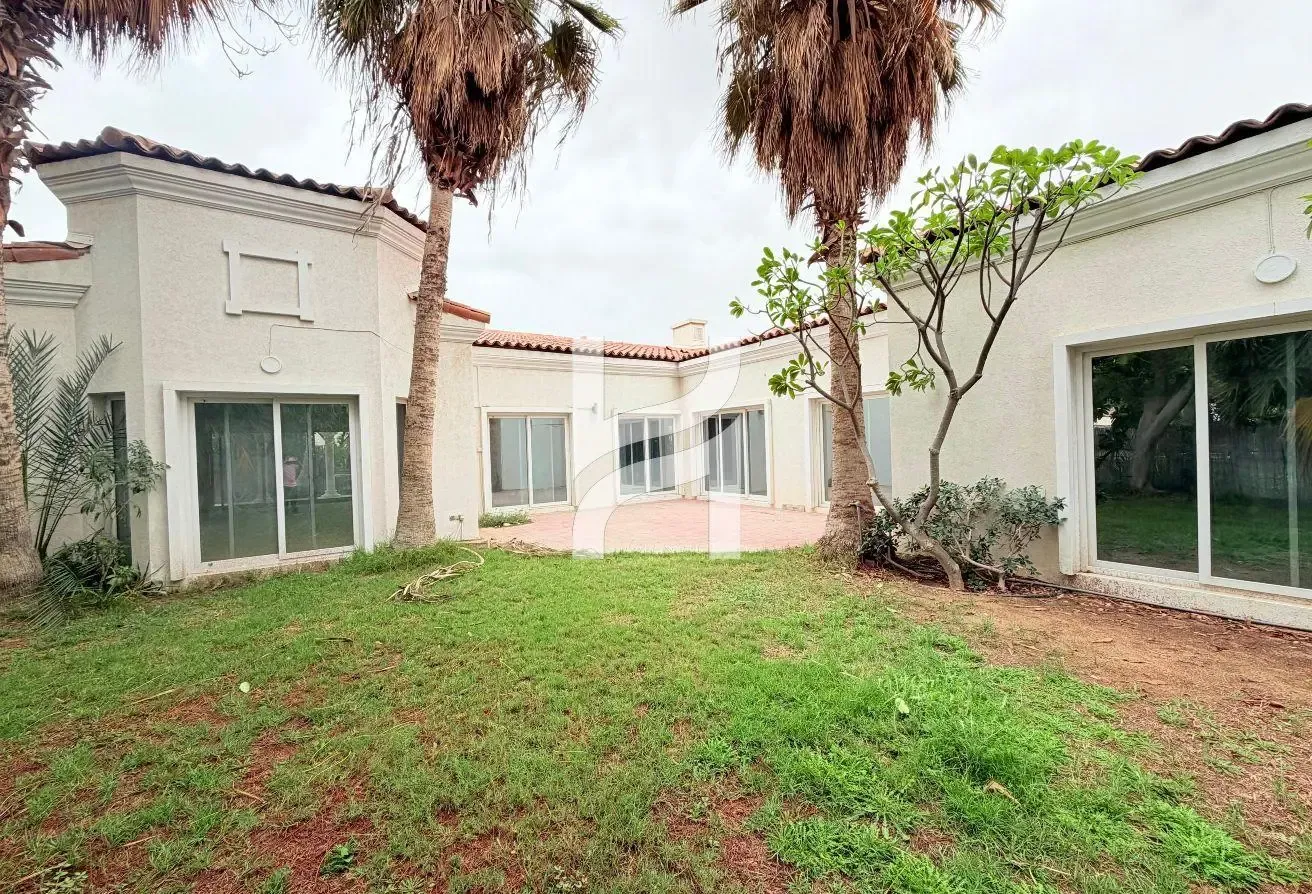Face lifted | Park Backing | 6 Car Garage