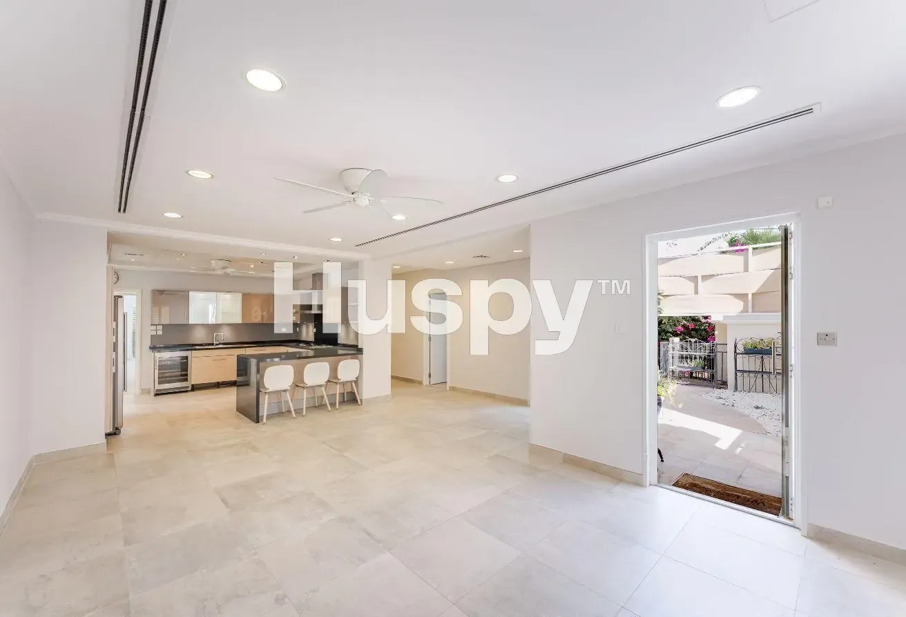 Vacant | Fully Upgraded | Large Plot