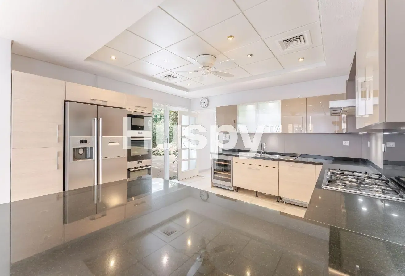 Vacant | Fully Upgraded | Large Plot