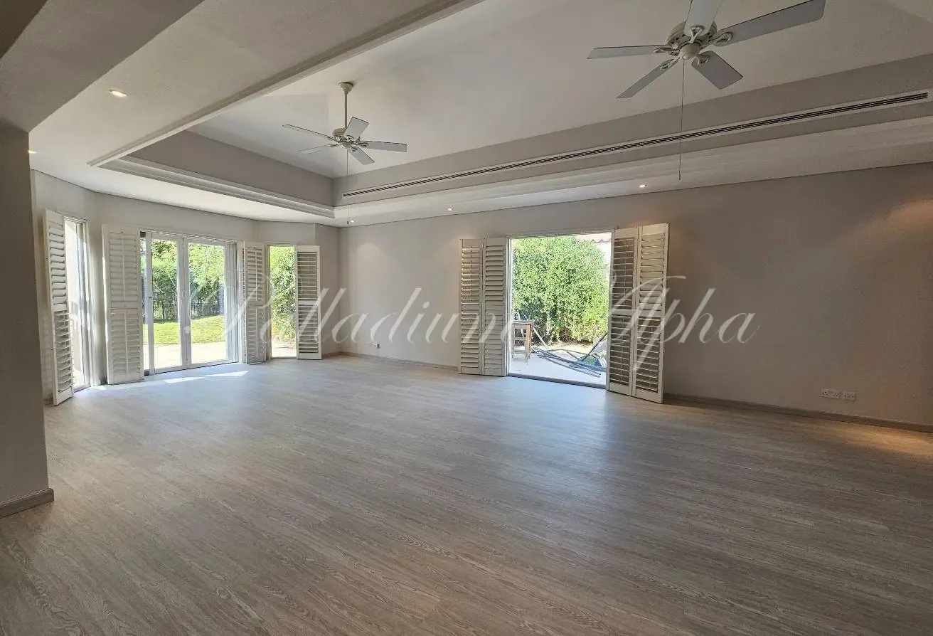 Vacant | Fully Renovated | Exceptional Plot
