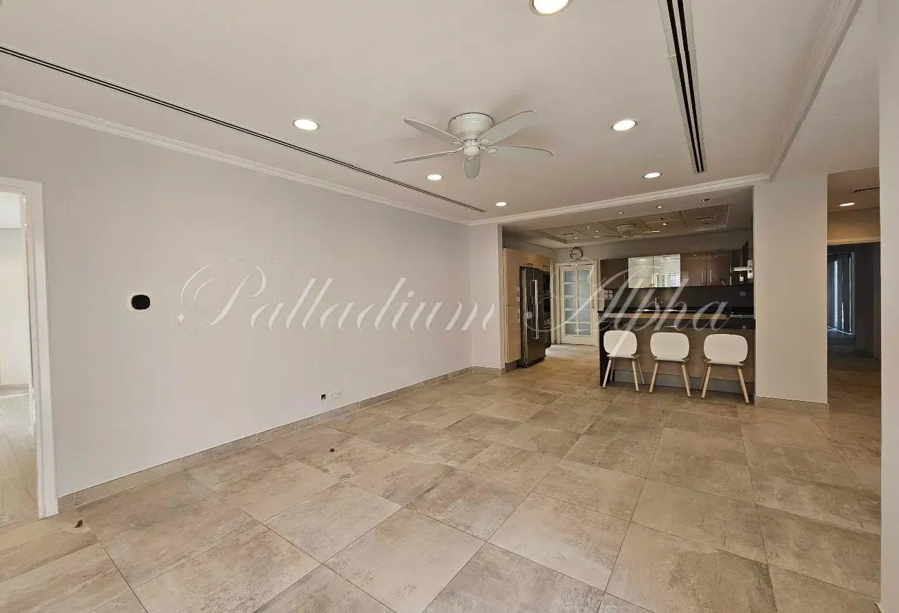 Vacant | Fully Renovated | Exceptional Plot