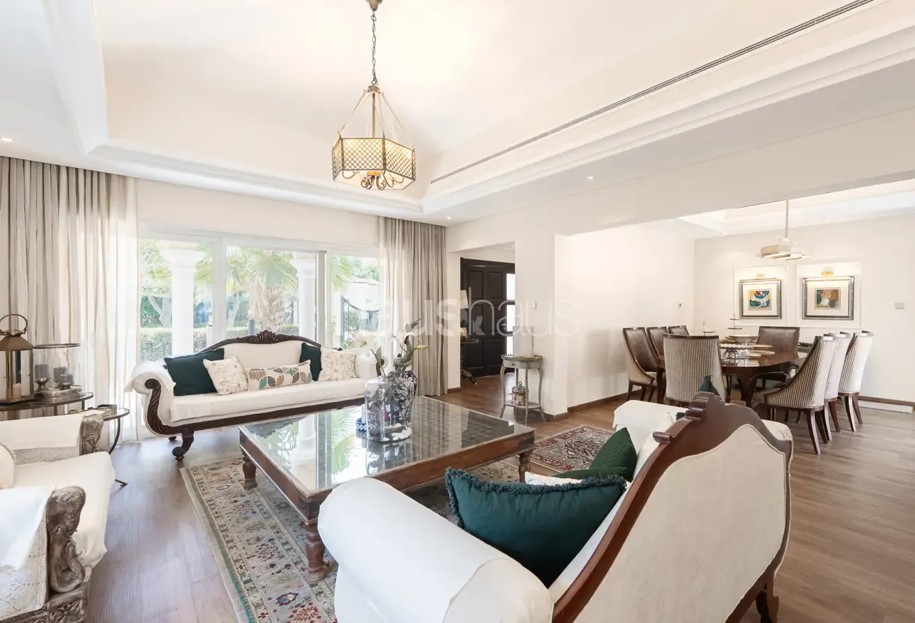 Large Corner Plot | Cul De Sac Location