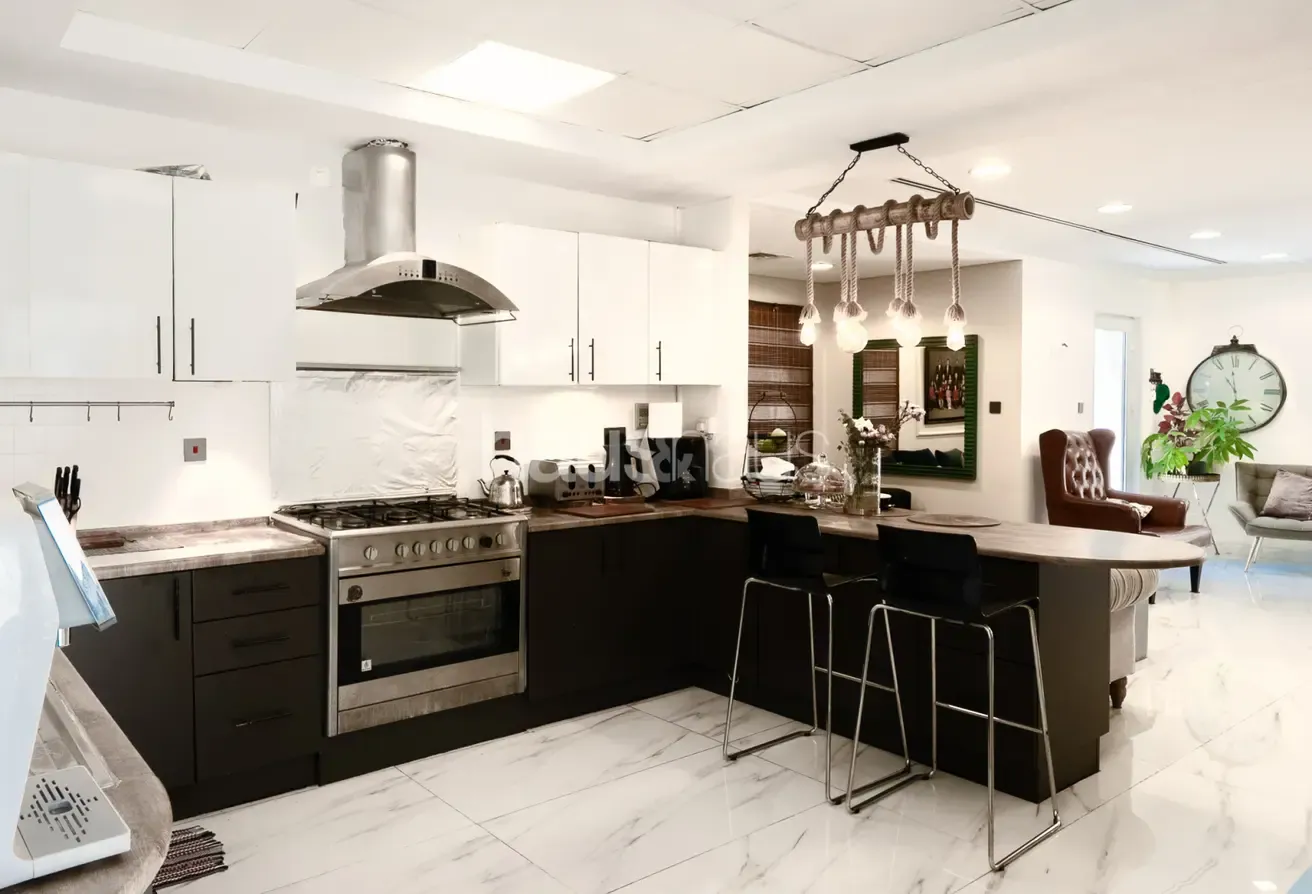 Large Corner Plot | Cul De Sac Location