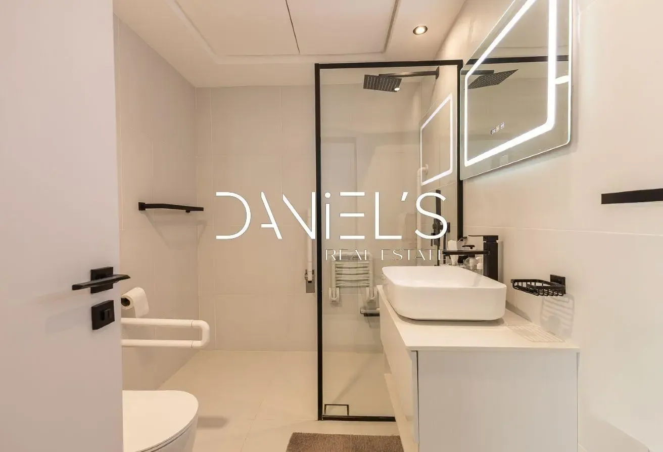 Large Plot | Modern Private Pool | 4 Beds