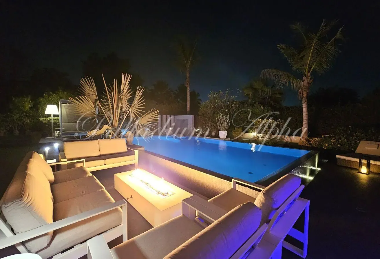 Exclusive | Fully Upgraded | Luxury Living