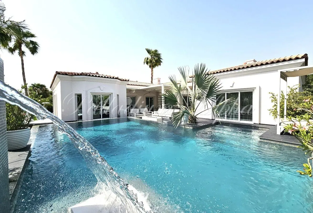 Exclusive | Fully Upgraded | Luxury Living
