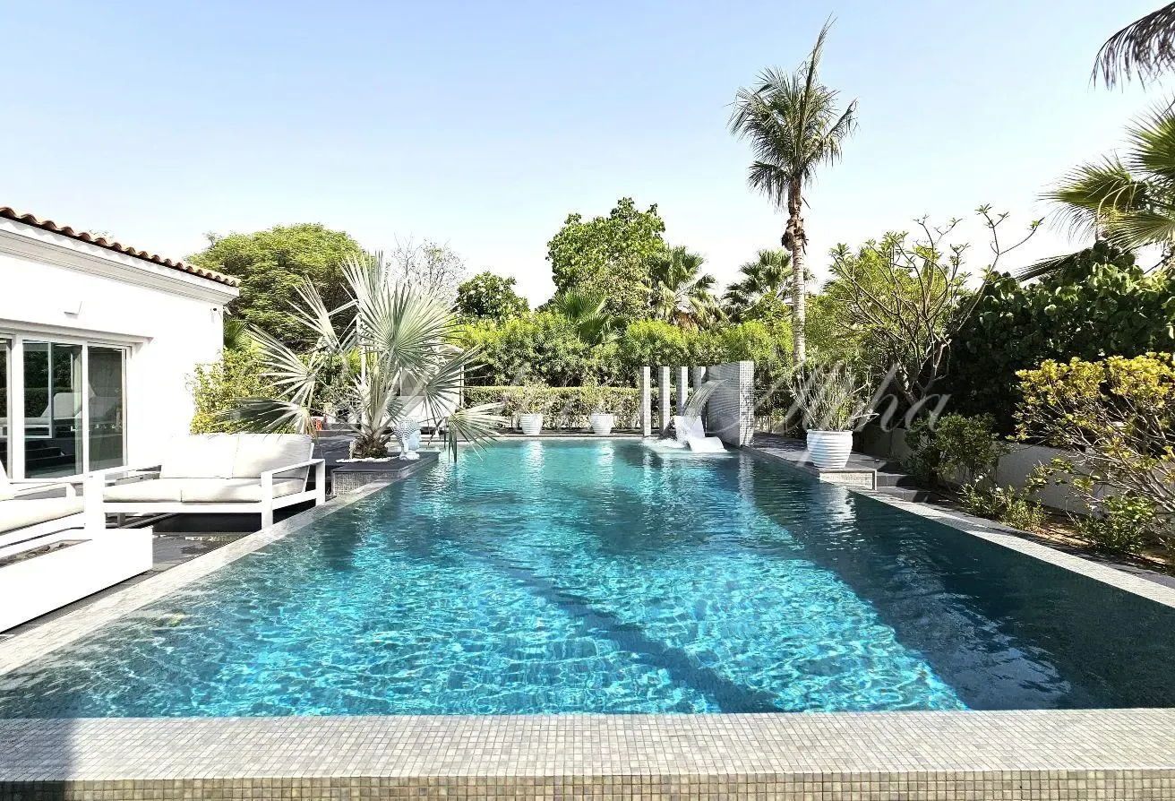 Exclusive | Fully Upgraded | Luxury Living
