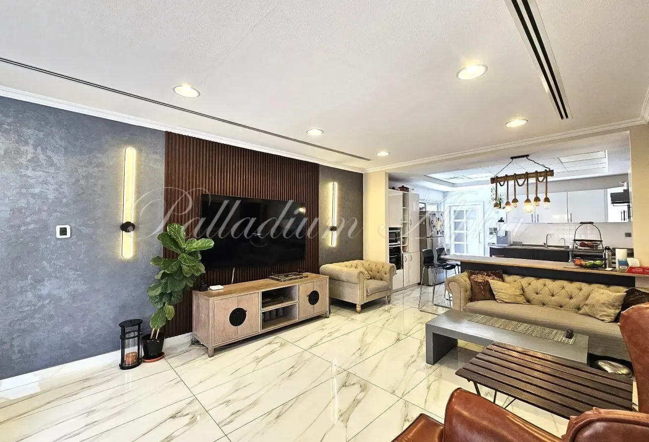 Landscaped Plot | Close to Park | Upgraded