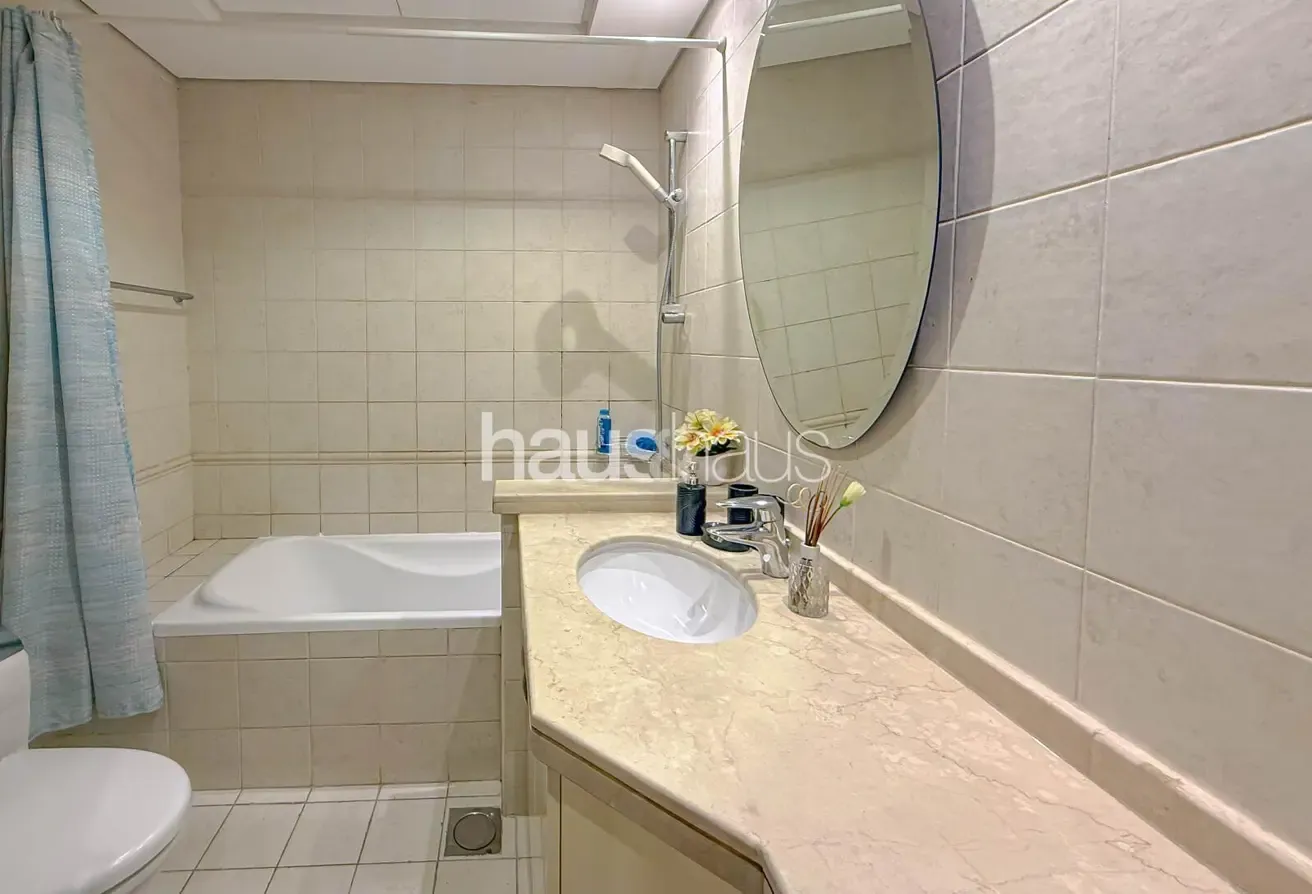 Vastu Bungalow | Expansive 11,298 sq.ft Plot | VOT