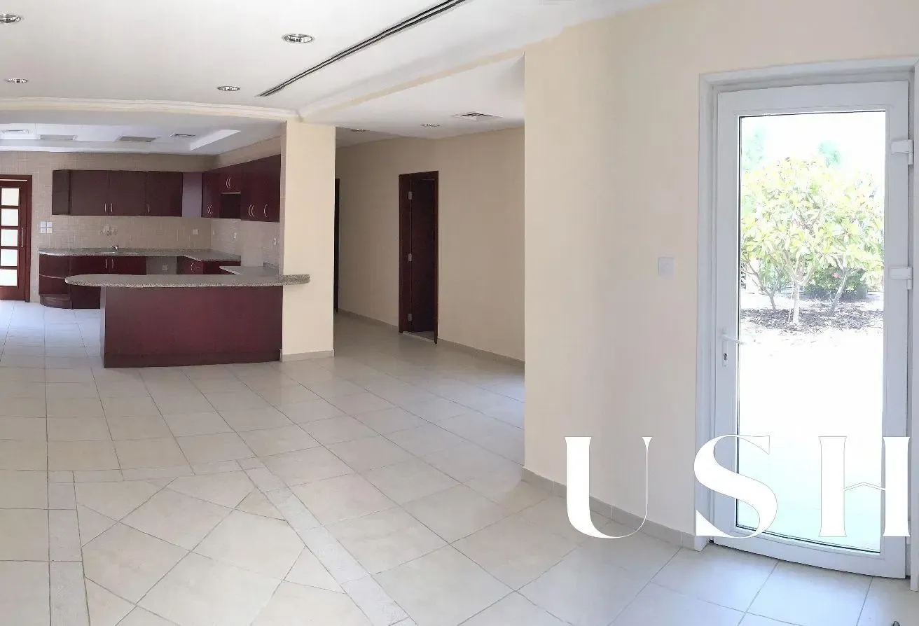 4BR Spacious Villa | Tranquil Living in Dubai