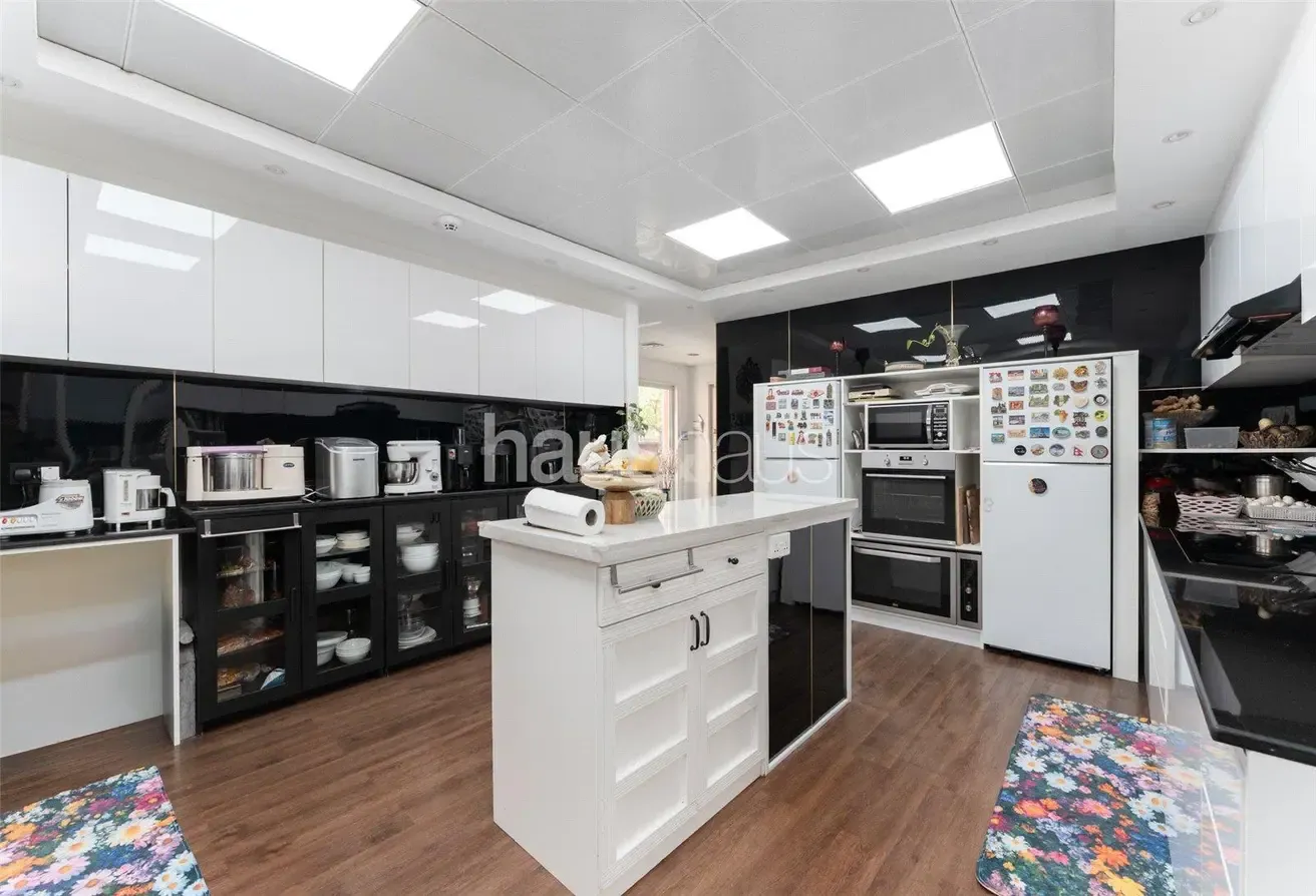 Upgraded and Extended Bungalow | Internal Location
