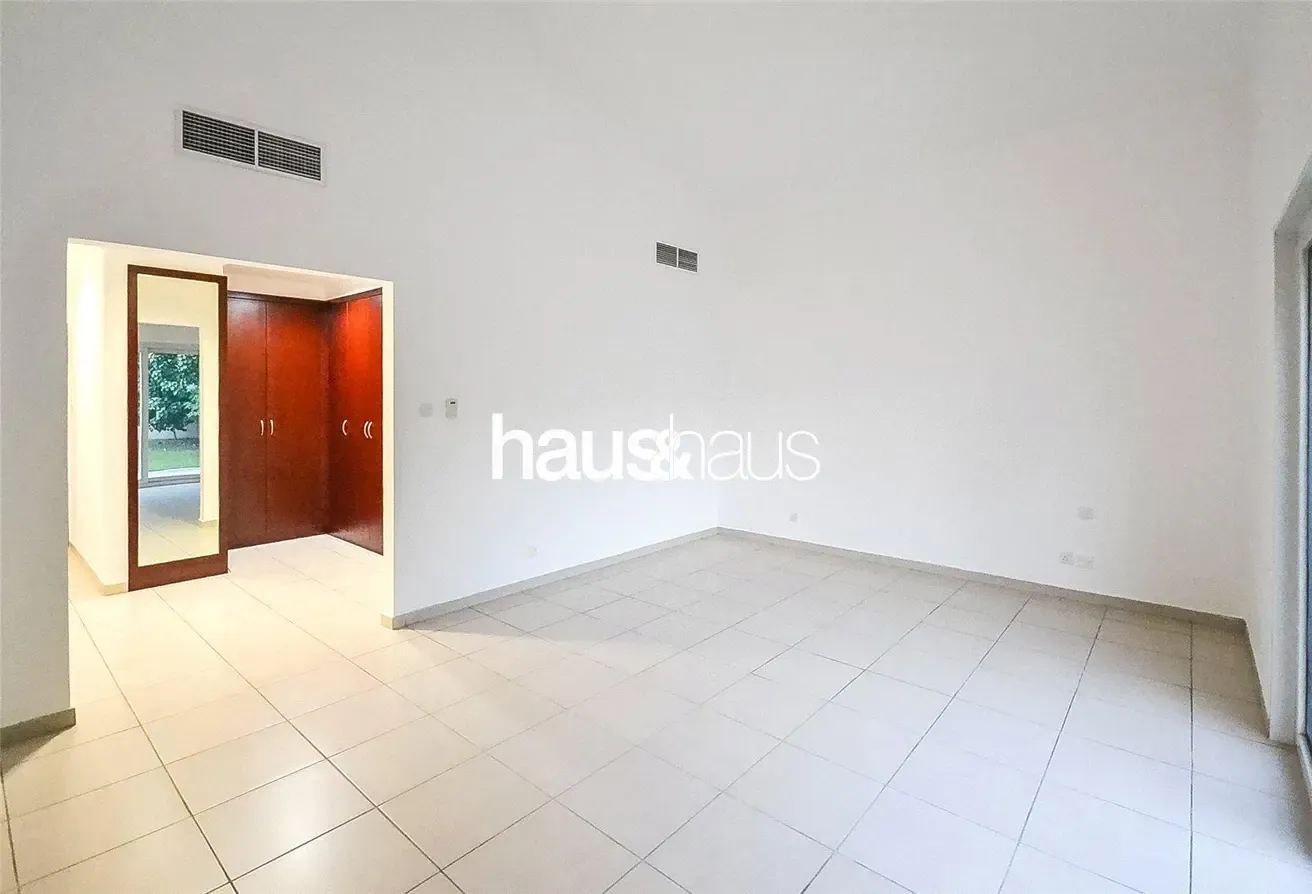 Corner 9,420  Plot Location | Vacant
