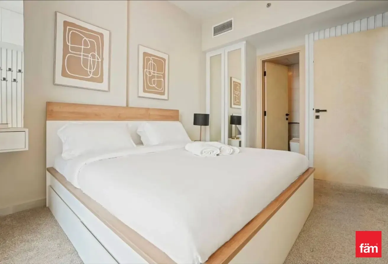 Corner Unit | Furnished | Skyline View