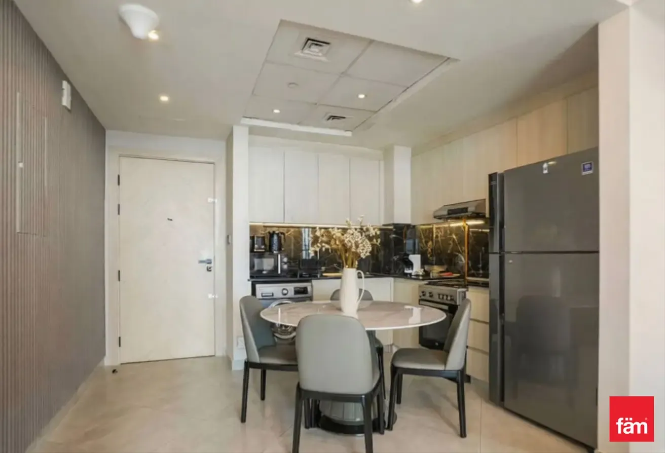 Corner Unit | Furnished | Skyline View