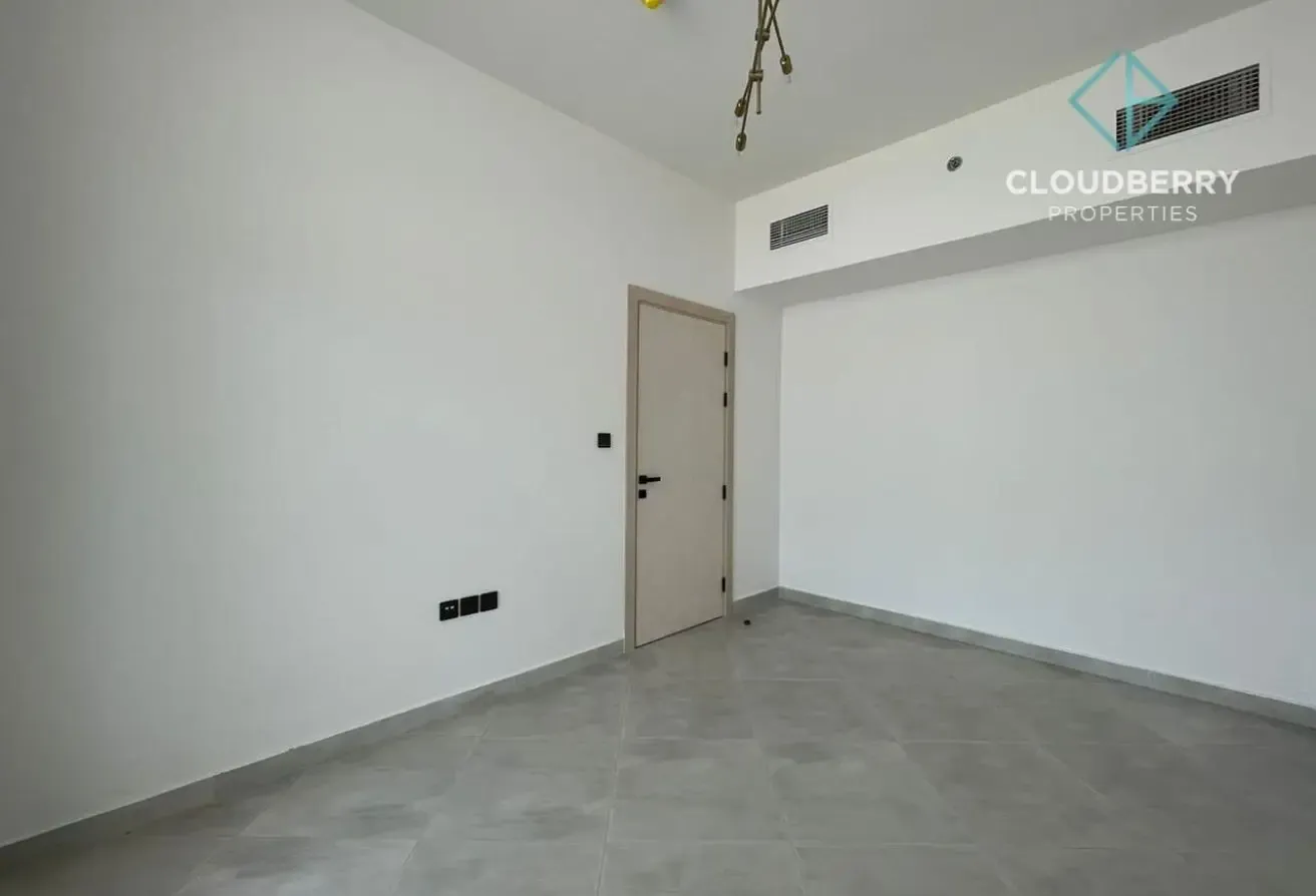 Fully Furnished | Creek View | High Floor