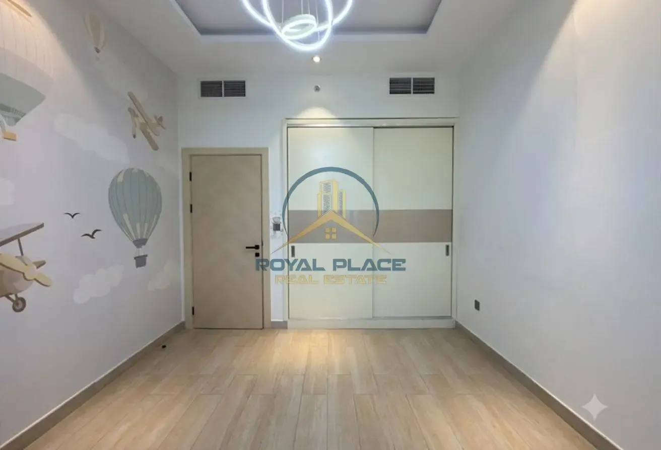 Duplex 3BR Fully Upgraded Unit | With 2 Parking's