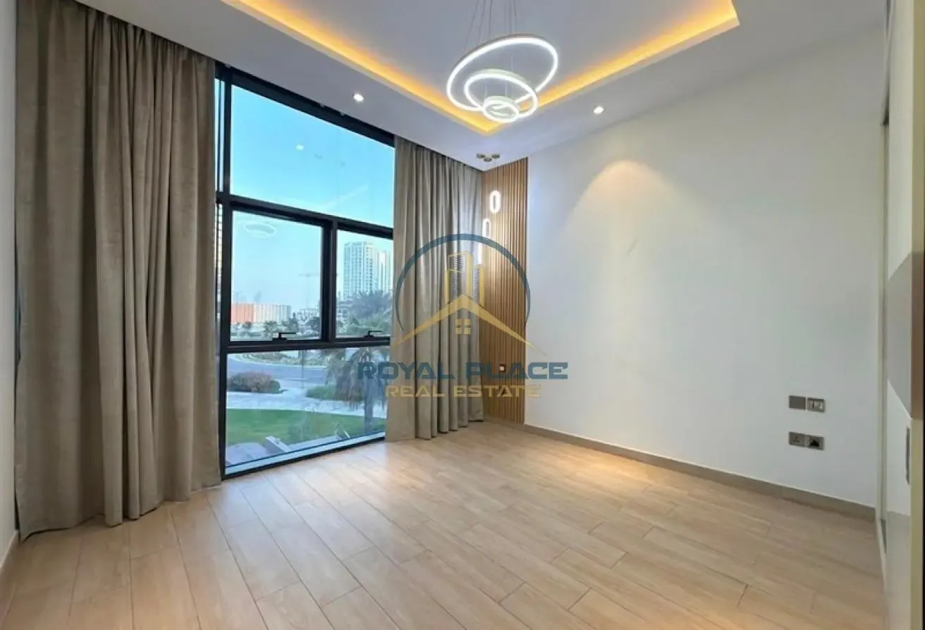 Duplex 3BR Fully Upgraded Unit | With 2 Parking's