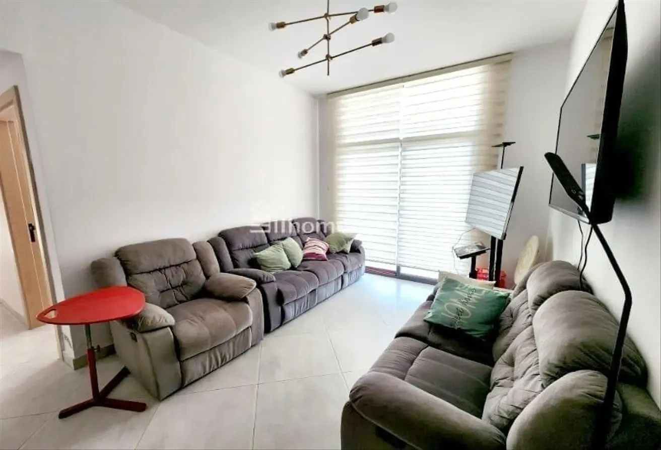 Burj Khalifa View | Vacant | Furnished and Corner