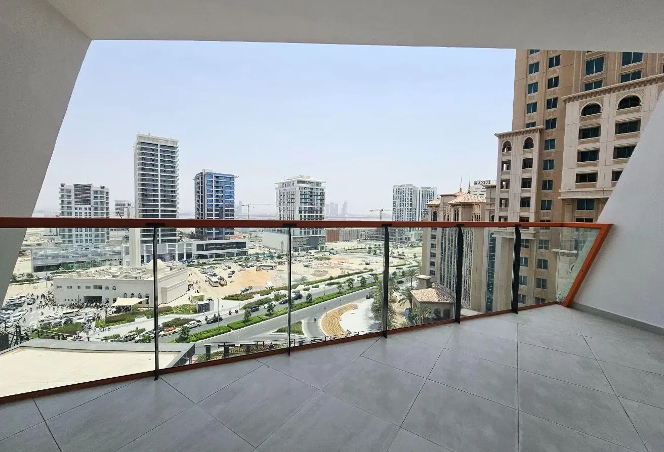 Modern I Ready to move I Pool Open View