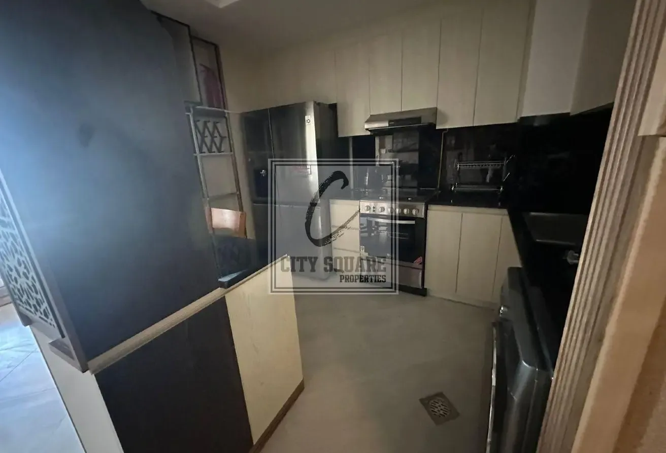 Spacious 3 BR for sale | vacant | 2 parking spots