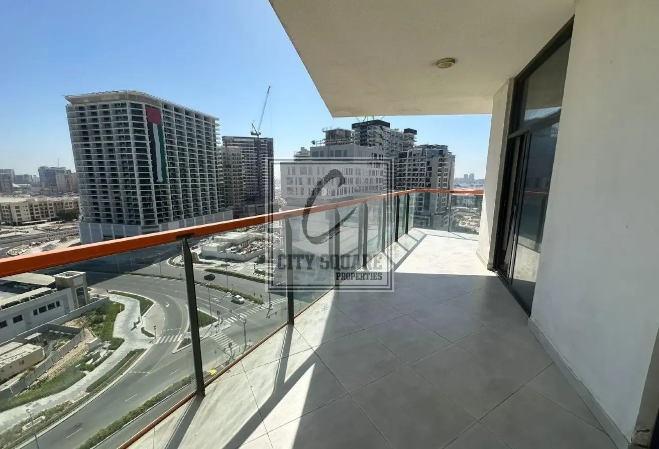 Spacious 3 BR for sale | vacant | 2 parking spots