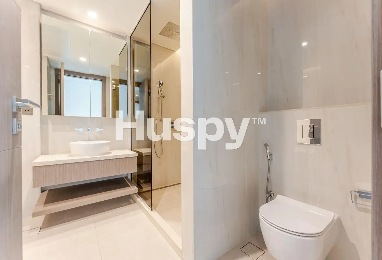 High Floor | Canal View | Waterfront Community