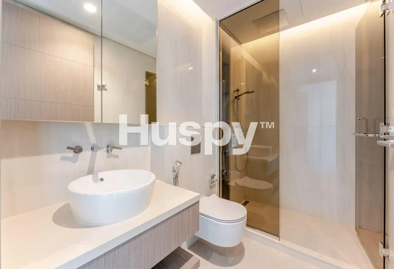 High Floor | Canal View | Waterfront Community