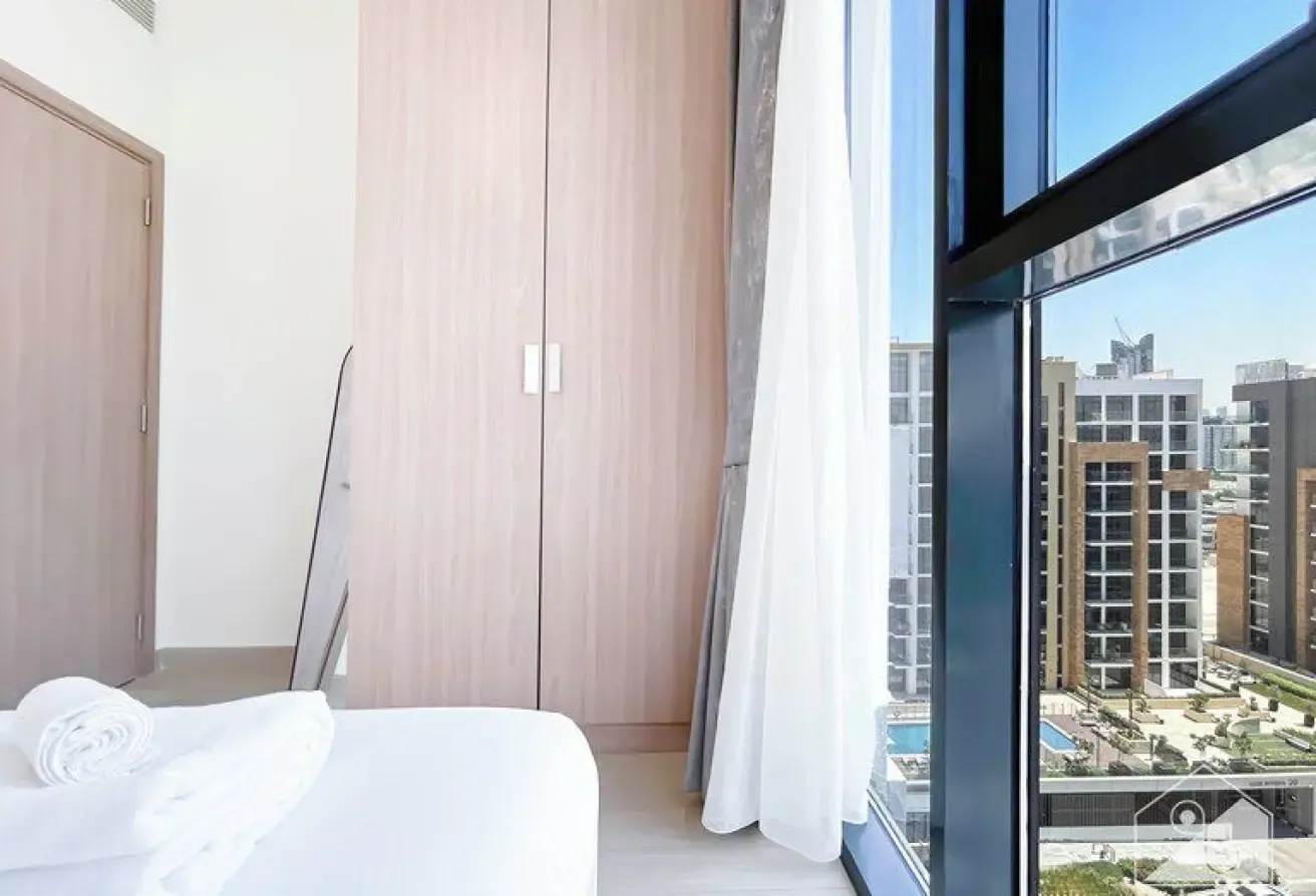 1 BR Apartment with Water View in Meydan