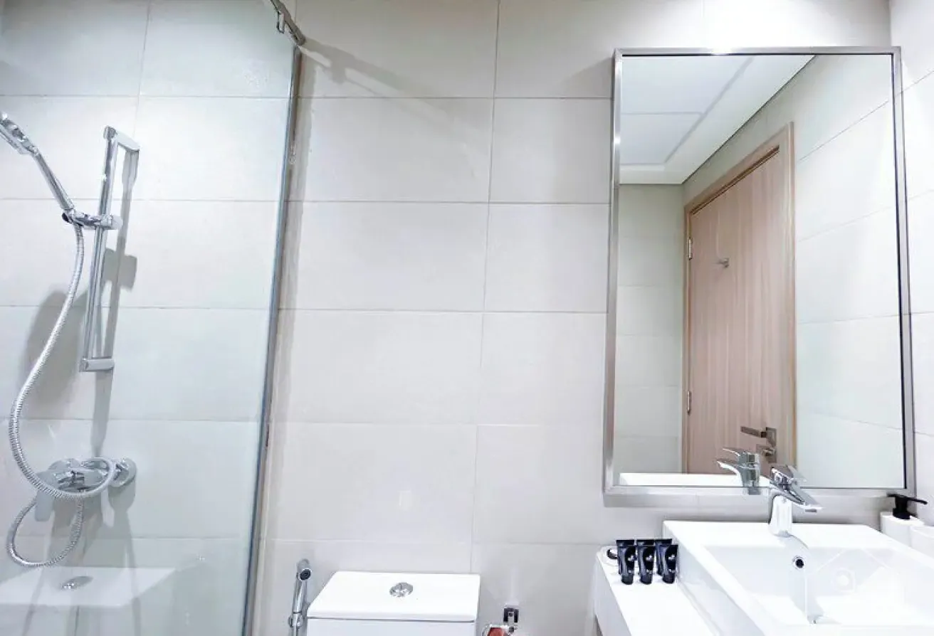 1 BR Apartment with Water View in Meydan