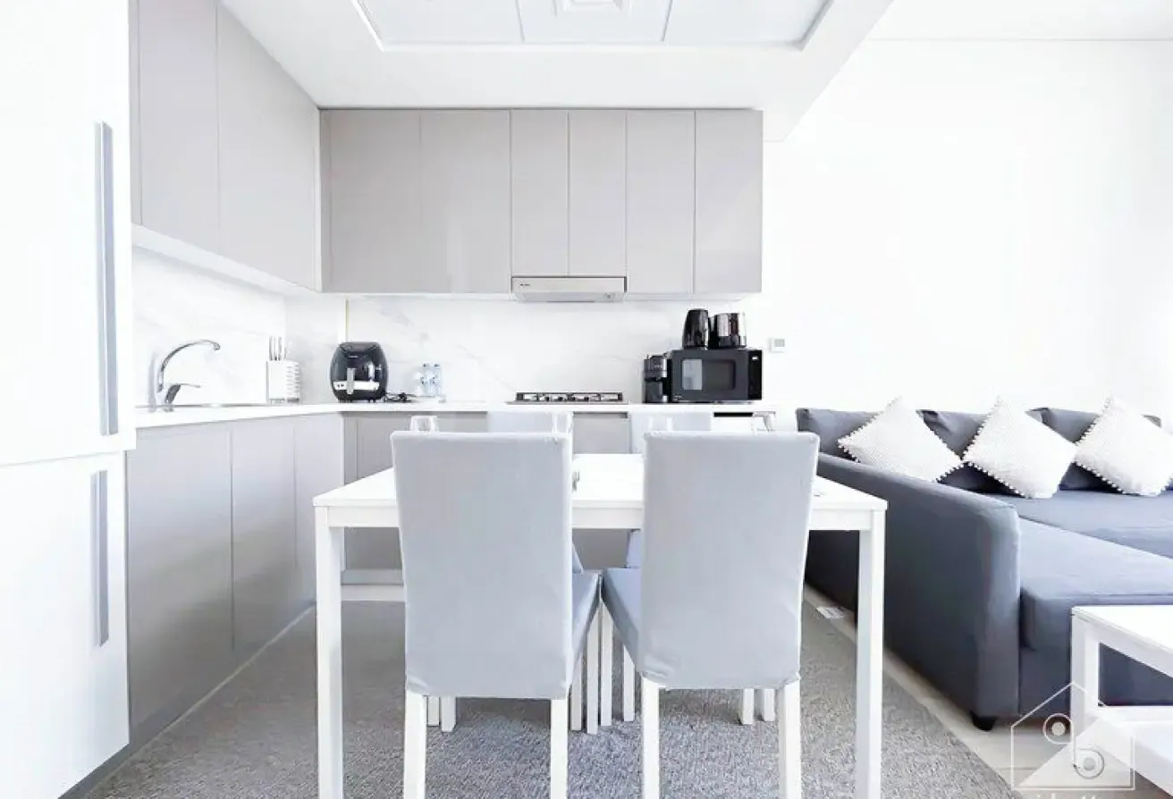 1 BR Apartment with Water View in Meydan