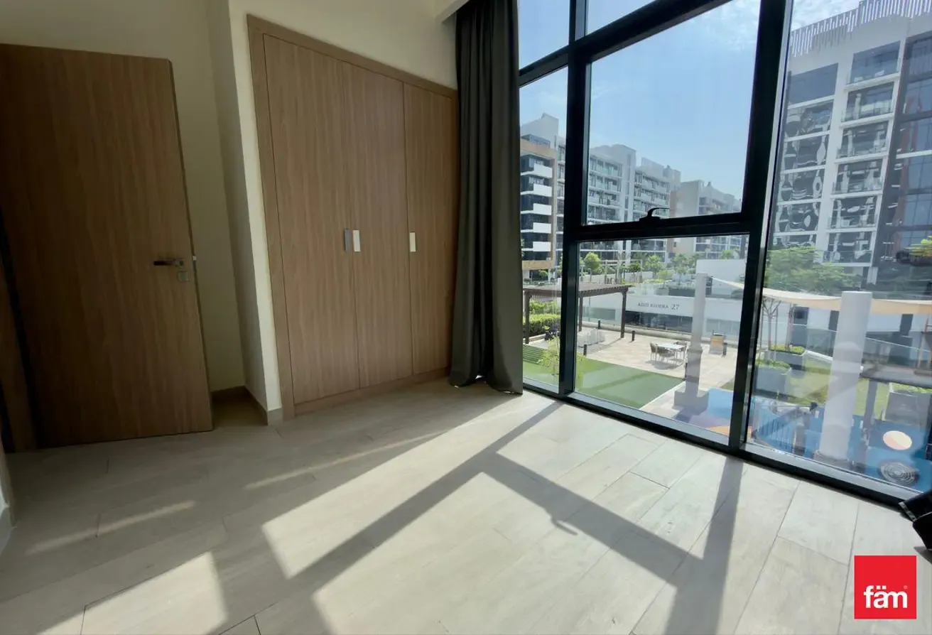 Modern Apartment With Boulevard View