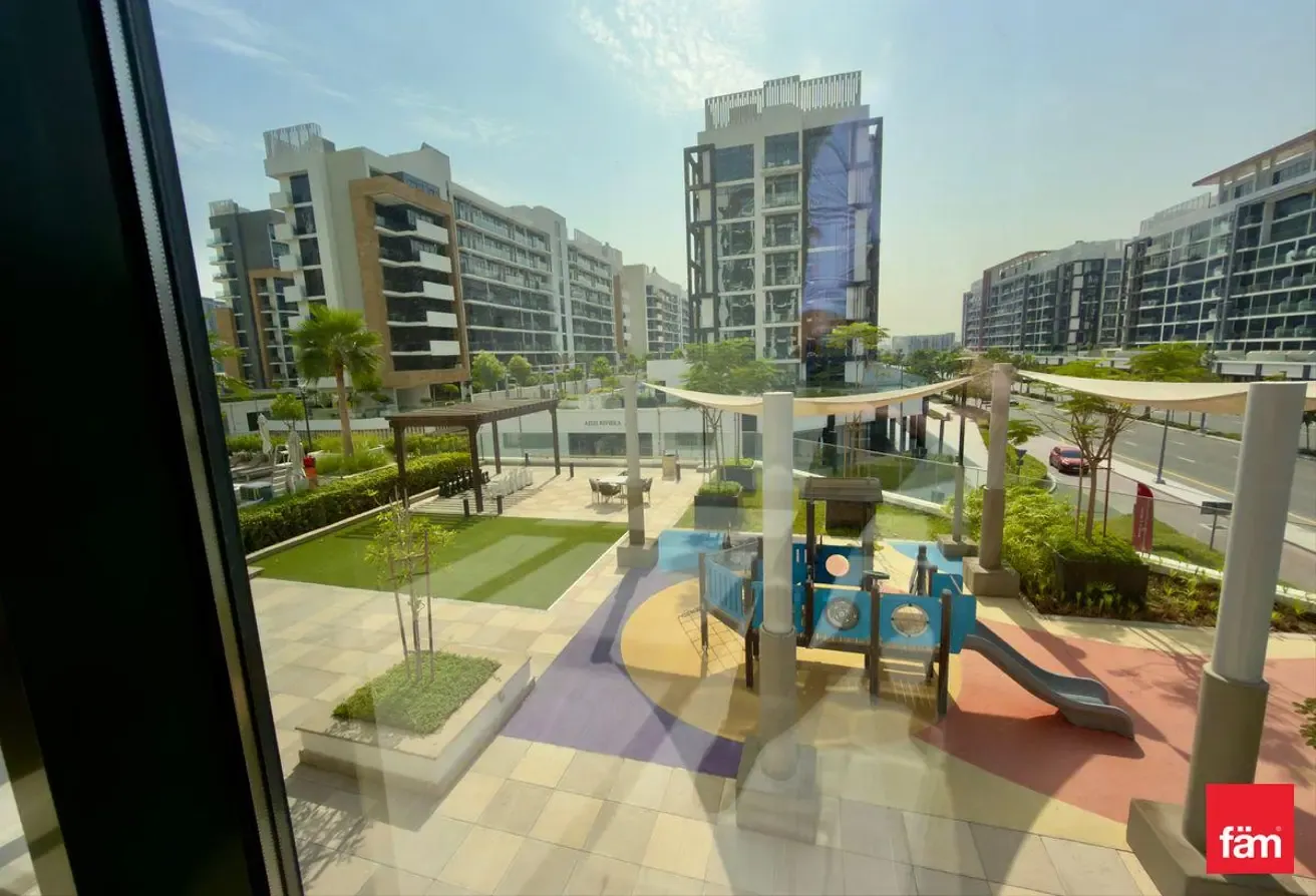 Modern Apartment With Boulevard View