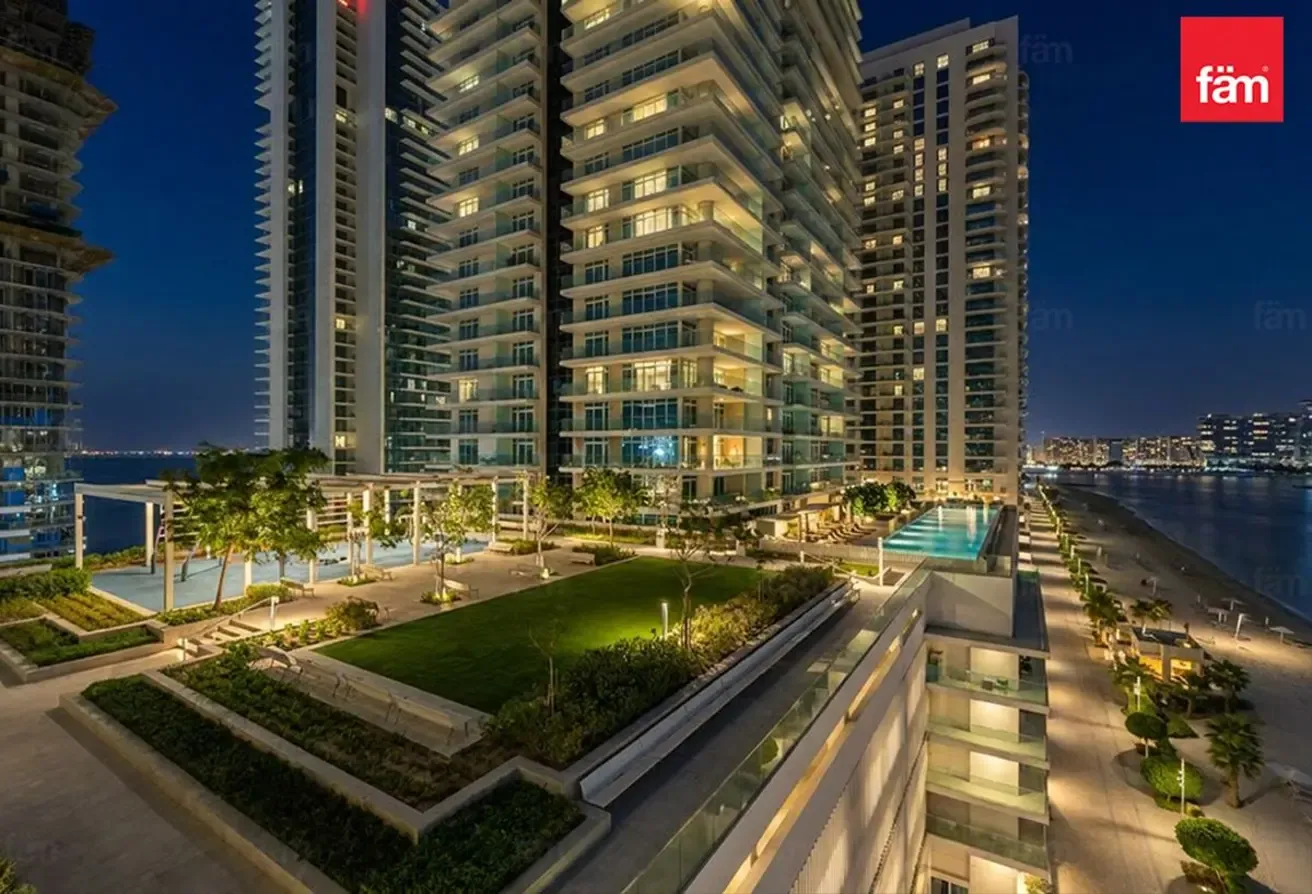 Panoramic Skyline Views | Upgraded | Private Beach