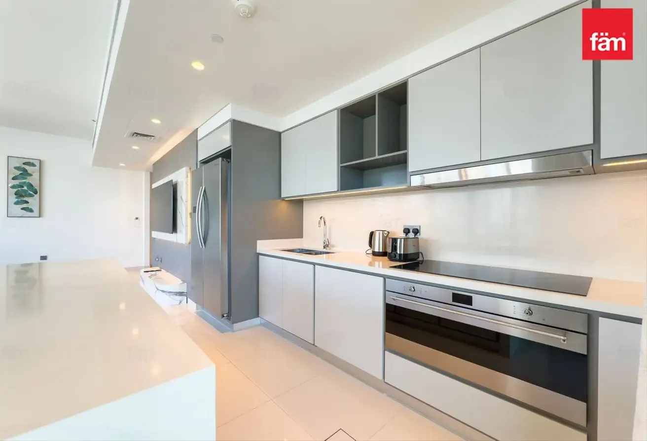 Panoramic Skyline Views | Upgraded | Private Beach