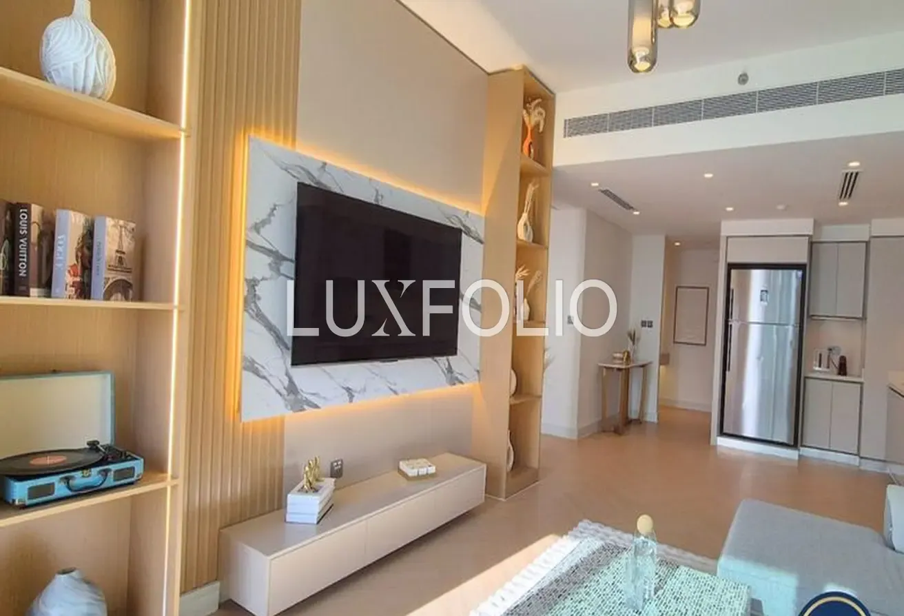 RARE LAYOUT WITH UPGRADES | MARINA SKYLINE