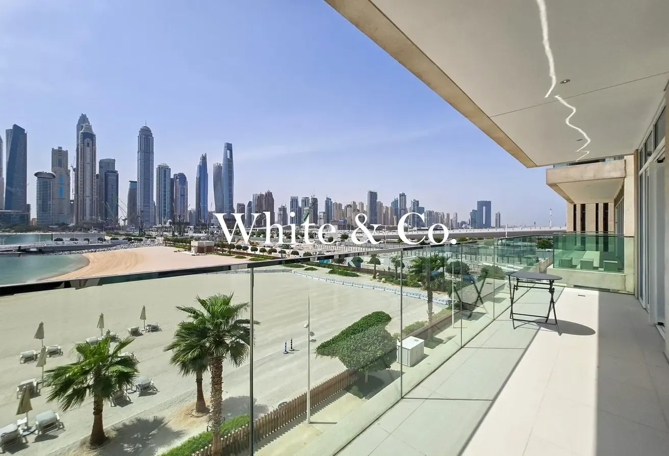 Full Beach |Marina Skyline View|Vacant Now