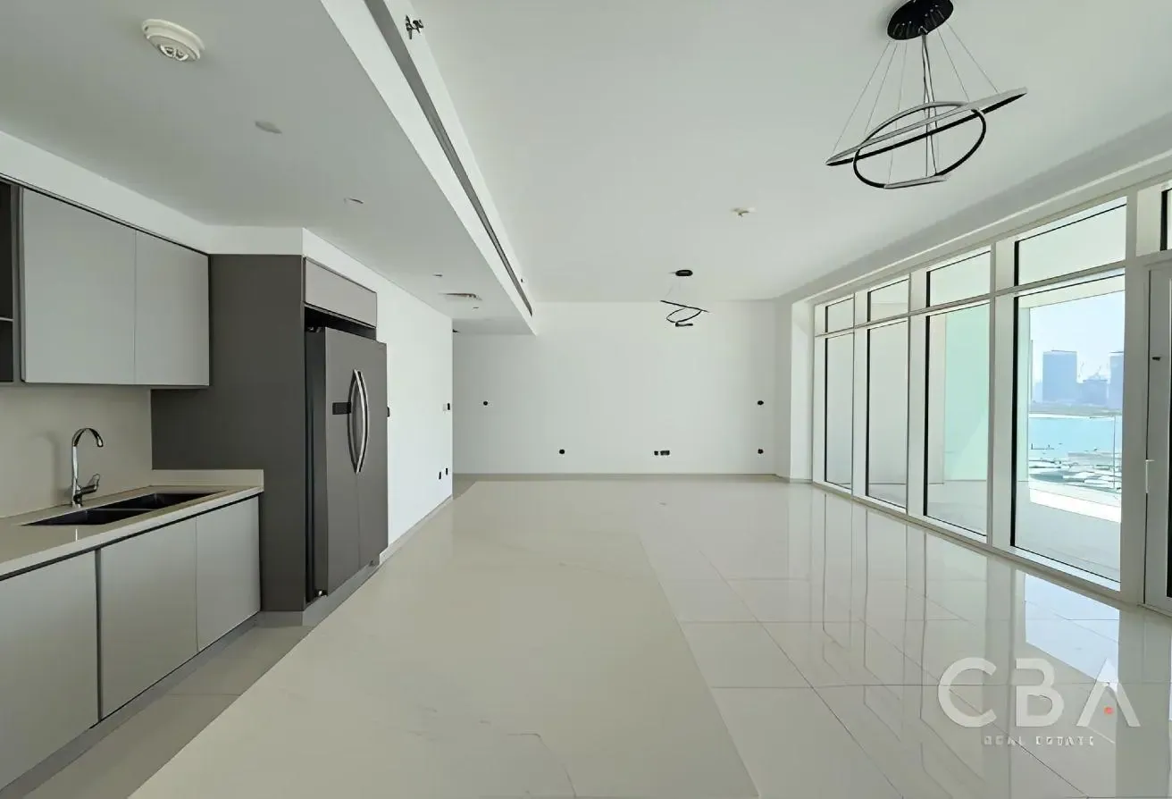 Bigger layout | Sea and skyline view | Vacant