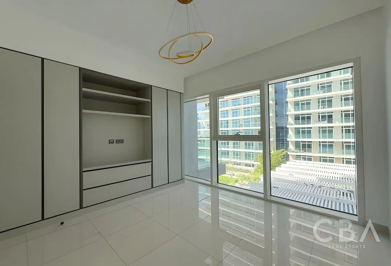 Bigger layout | Sea and skyline view | Vacant