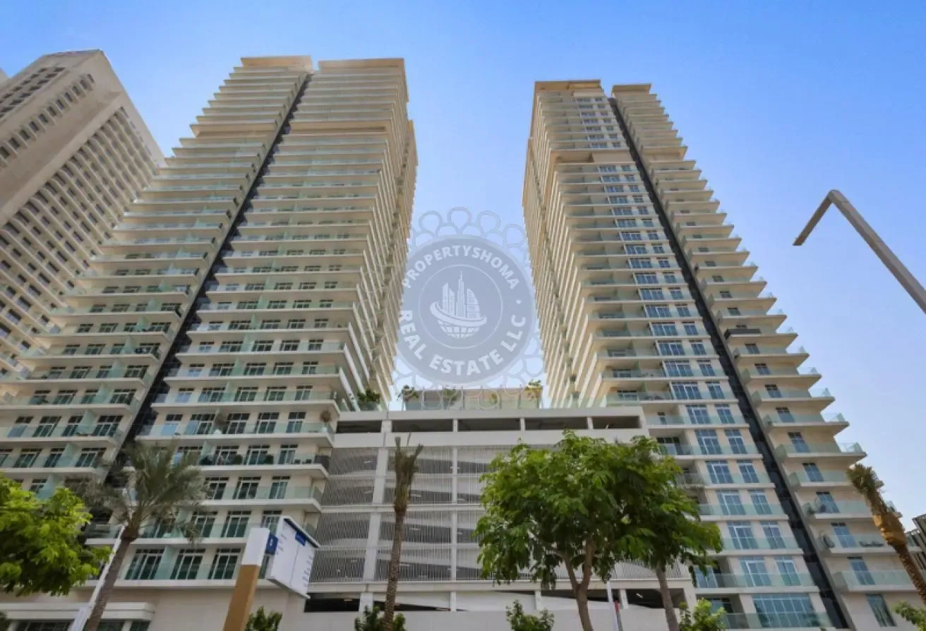 Stunning Beach View | Vacant | High ROI