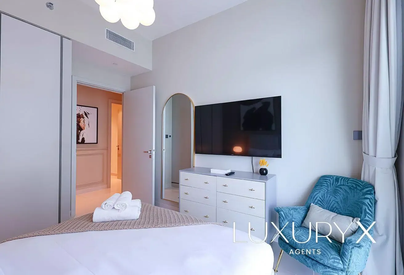 High Floor | Upgraded and Furnished | Vacant