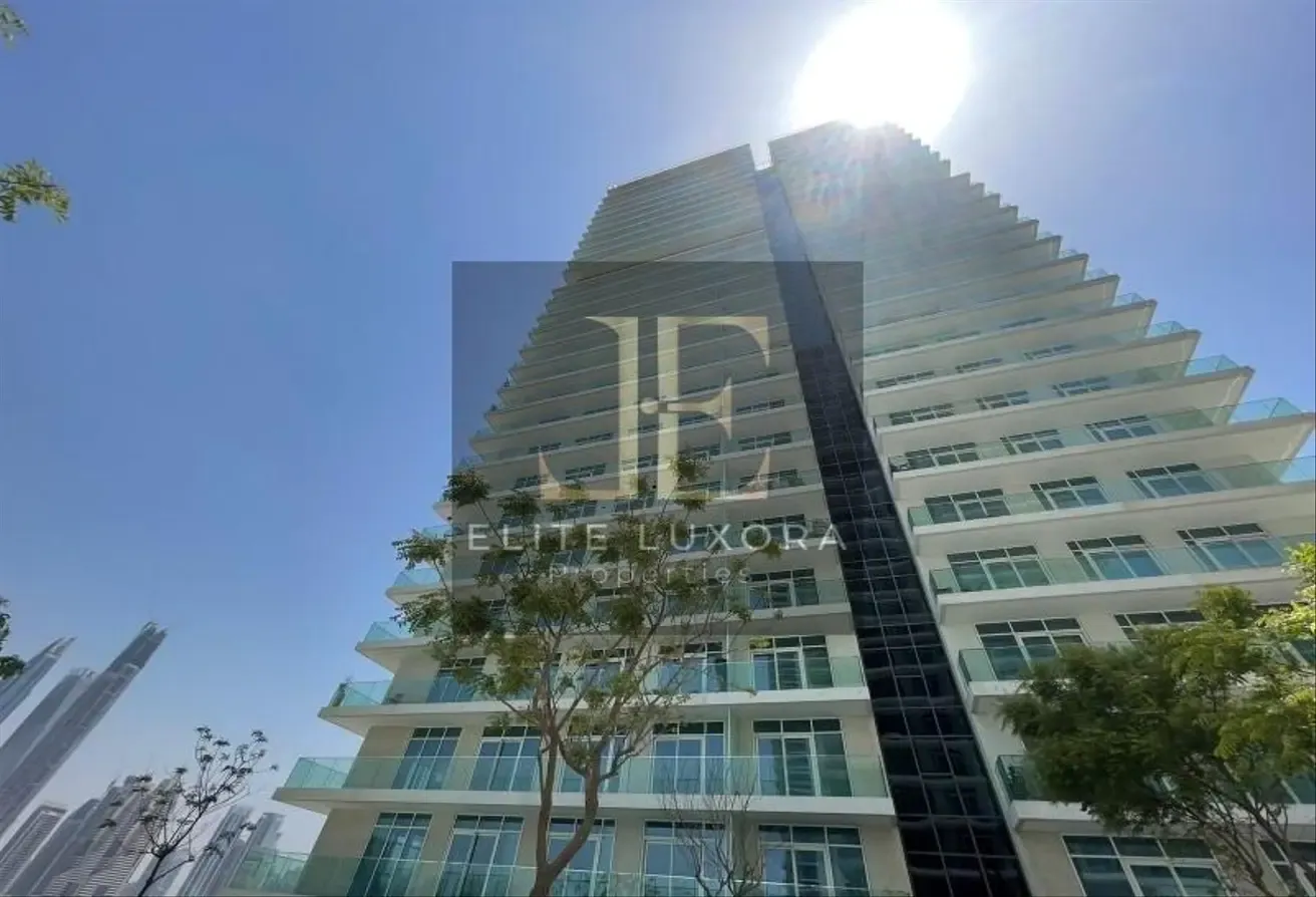 Vacant | Sunrise Bay Beachfront| Marina Living