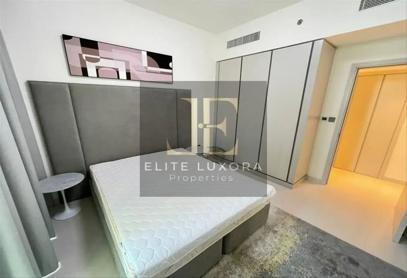 Vacant | Sunrise Bay Beachfront| Marina Living