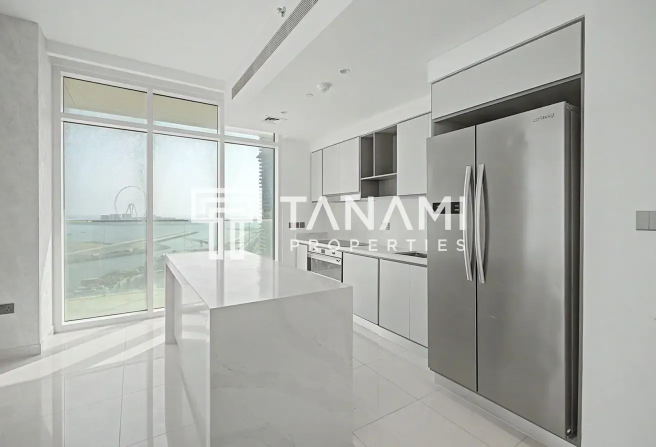 Beachfront Living | Large Layout | Corner Unit